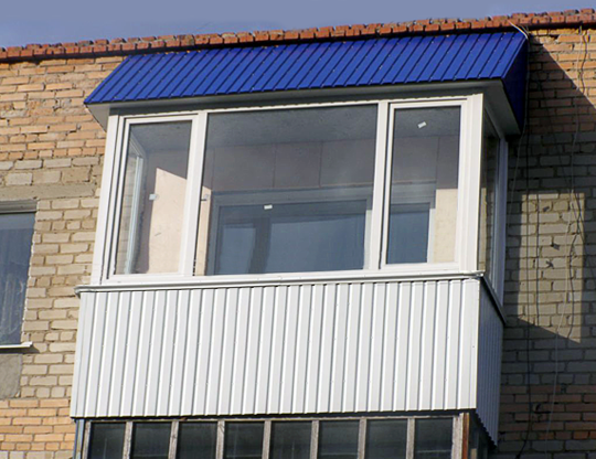 Остекление балконов с крышей - фото 8